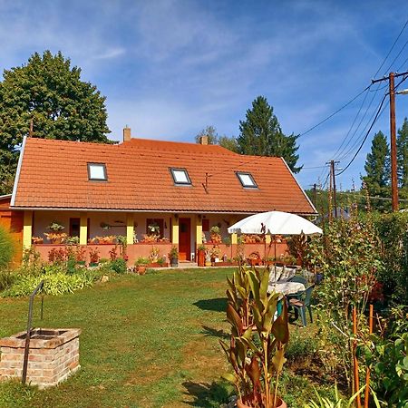 Tulipán Ház Apartman Bodony Kültér fotó